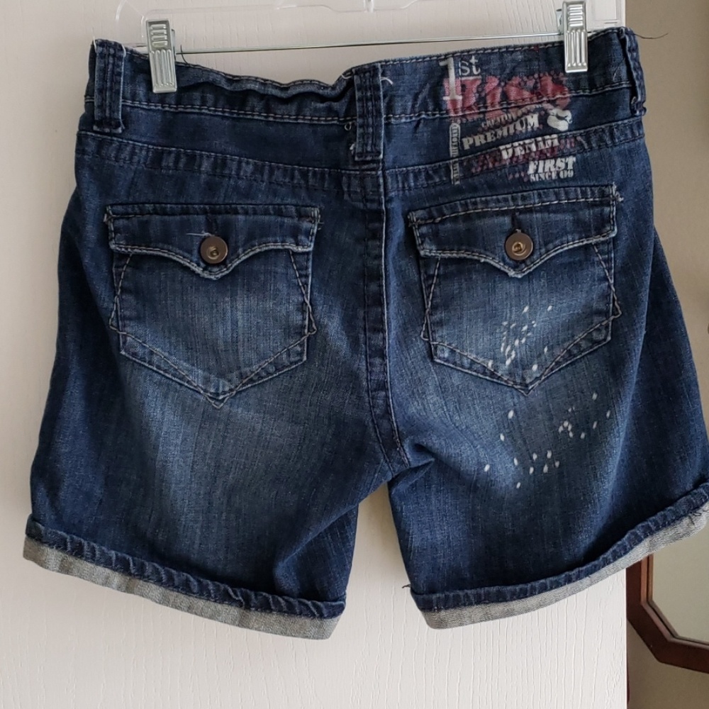 1st Kiss Shorts Size 9